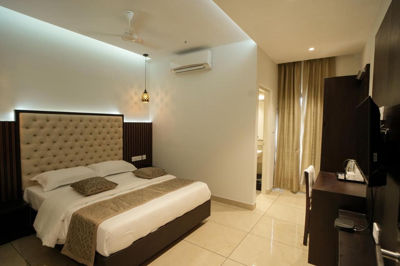 Hotel Sulu Residency Kochi Esterno foto