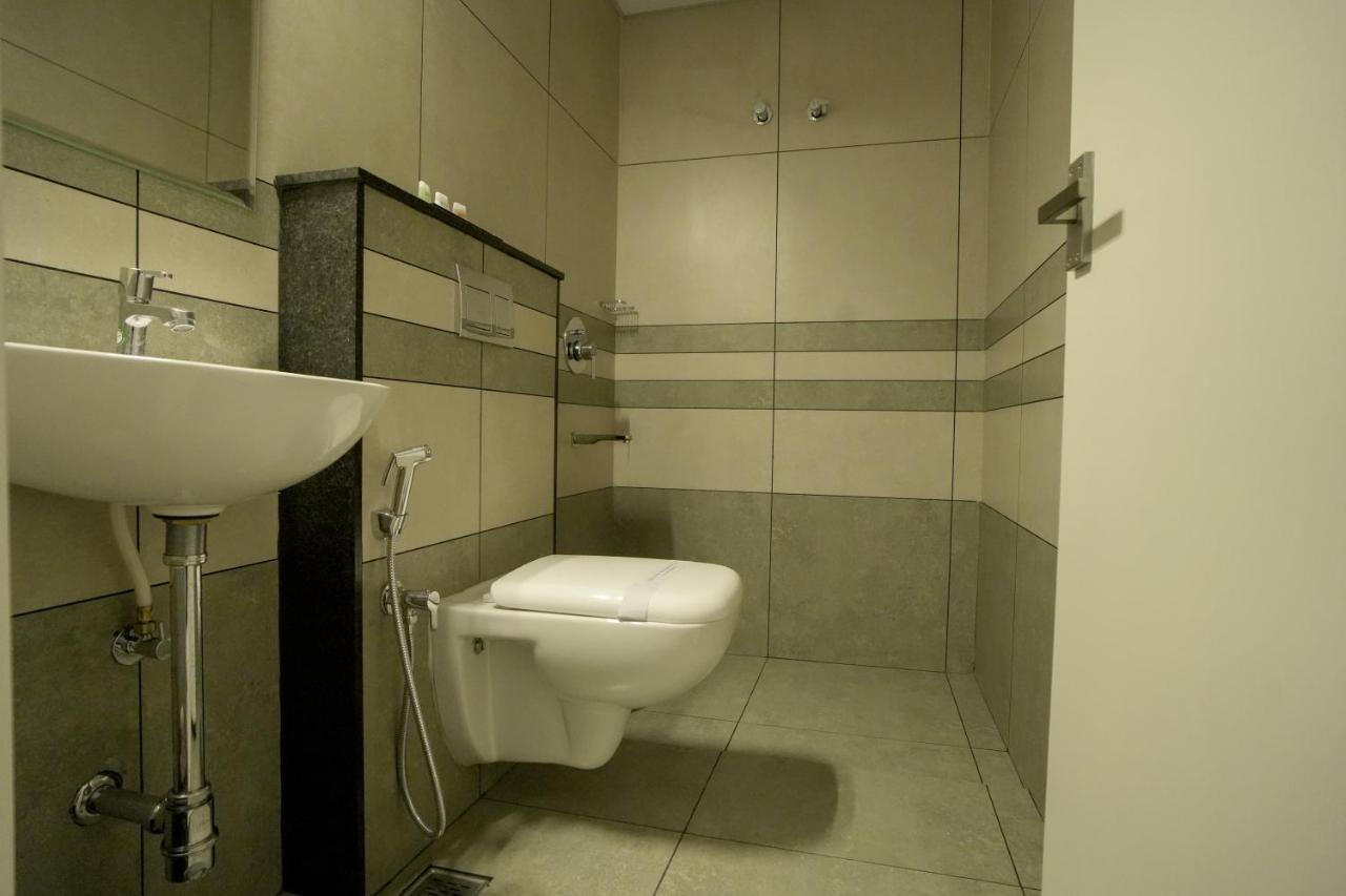 Hotel Sulu Residency Kochi Esterno foto