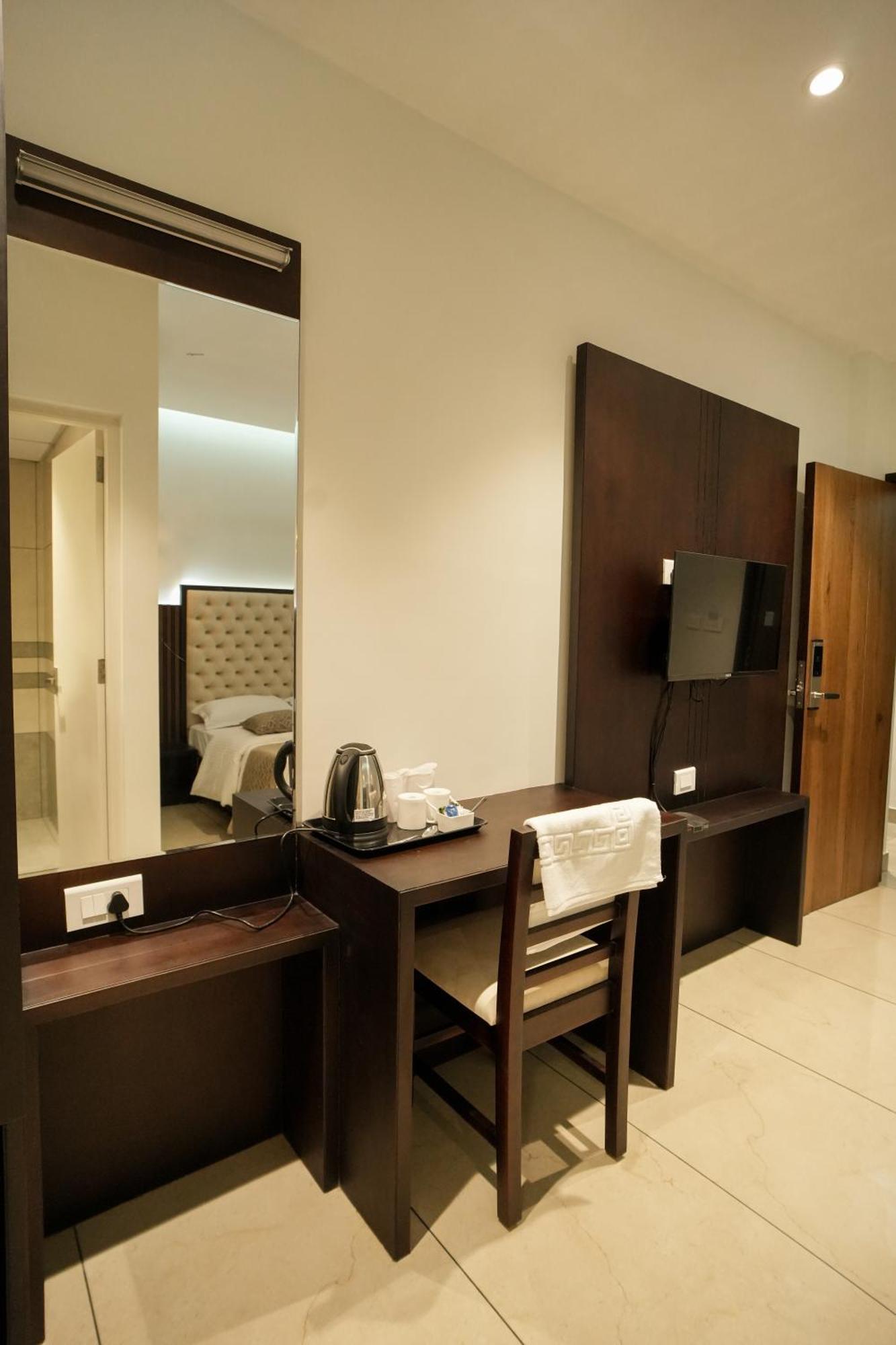 Hotel Sulu Residency Kochi Esterno foto